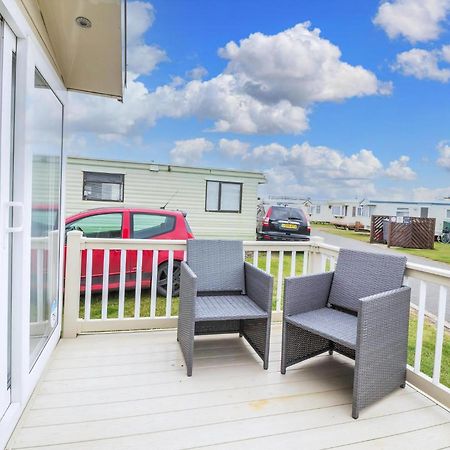 Beautiful 6 Berth Caravan By The Beach In Suffolk Ref 40076Nd Lowestoft Esterno foto