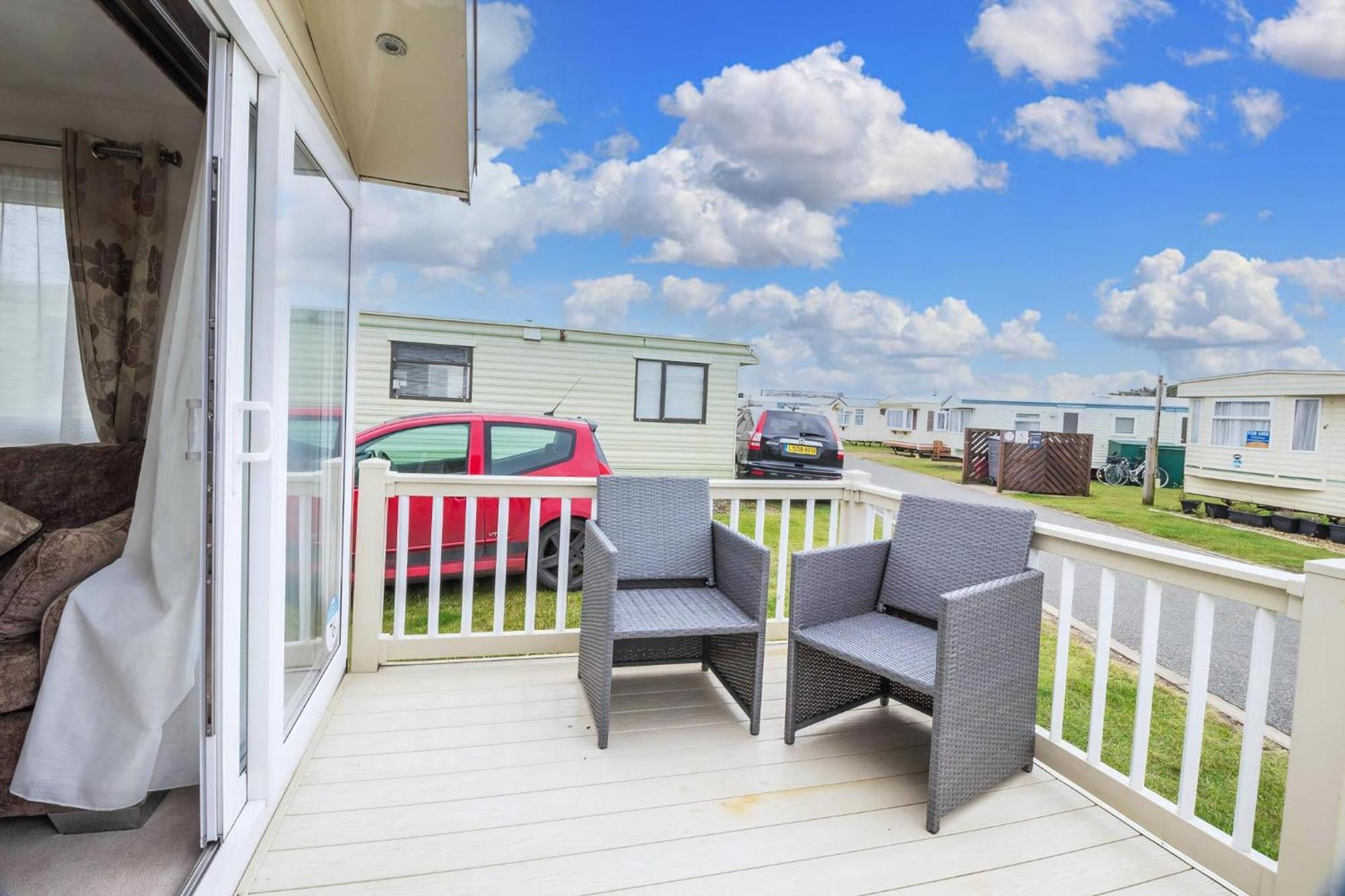 Beautiful 6 Berth Caravan By The Beach In Suffolk Ref 40076Nd Lowestoft Esterno foto