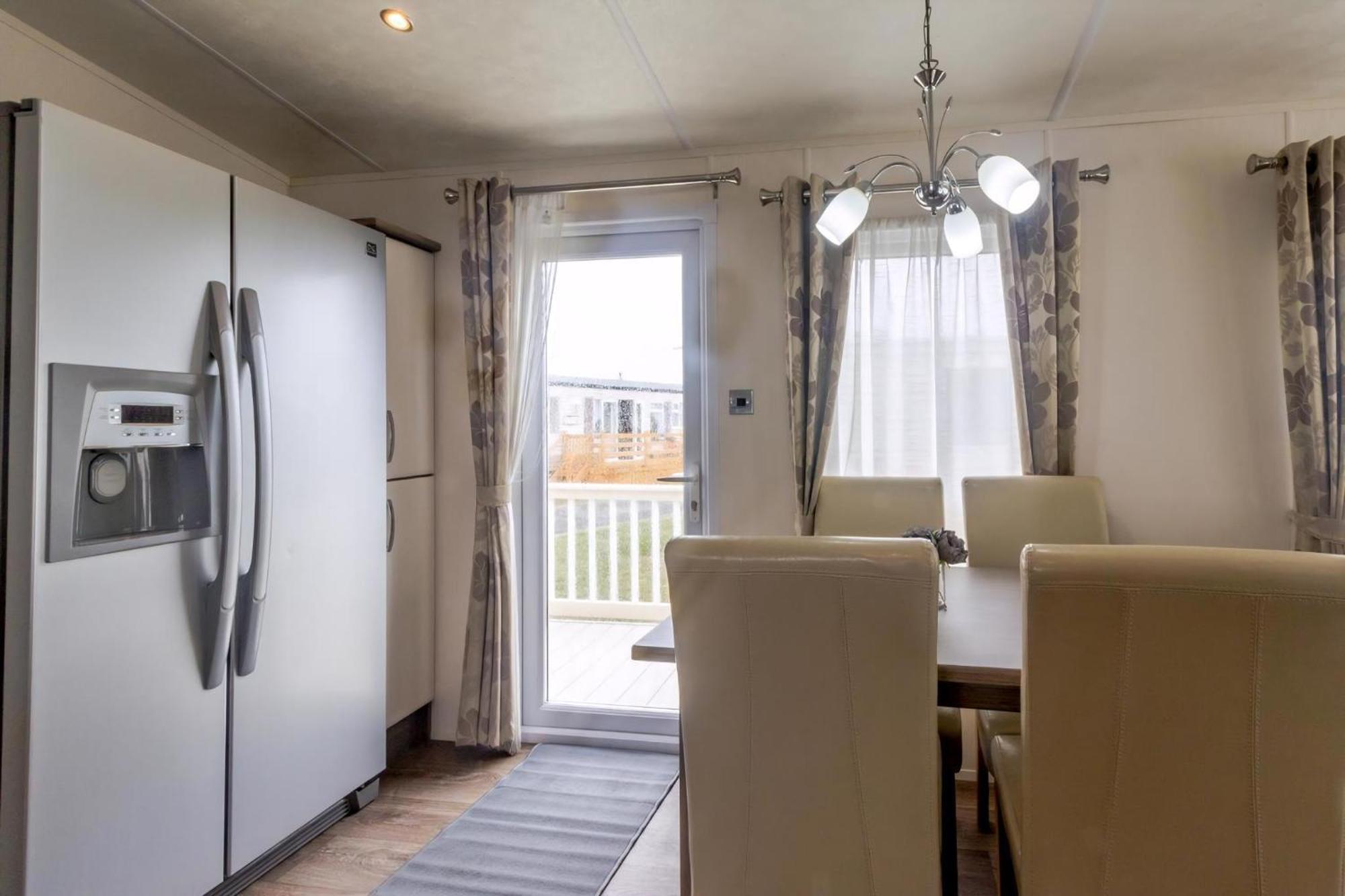 Beautiful 6 Berth Caravan By The Beach In Suffolk Ref 40076Nd Lowestoft Esterno foto